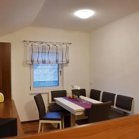 Melanie * Kirchbach (Carinthia)